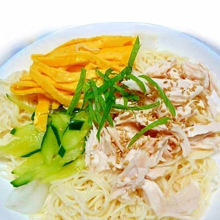 3種類の具を乗せた素麺